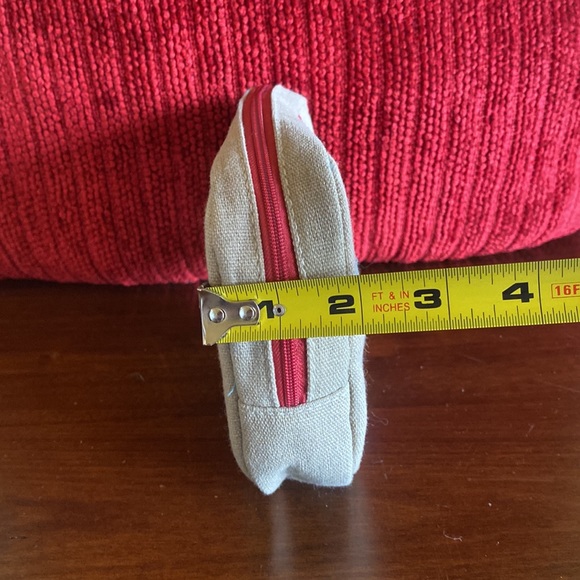 Jantaminiau Travel Case with Navy Blue Sleep Mask - Picture 5 of 10